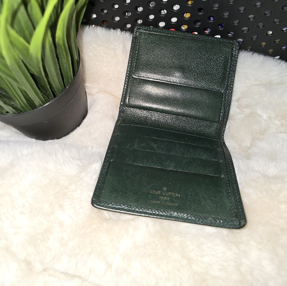 Louis Vuitton Mens Taiga Bifold wallet - Picture 2 of 7